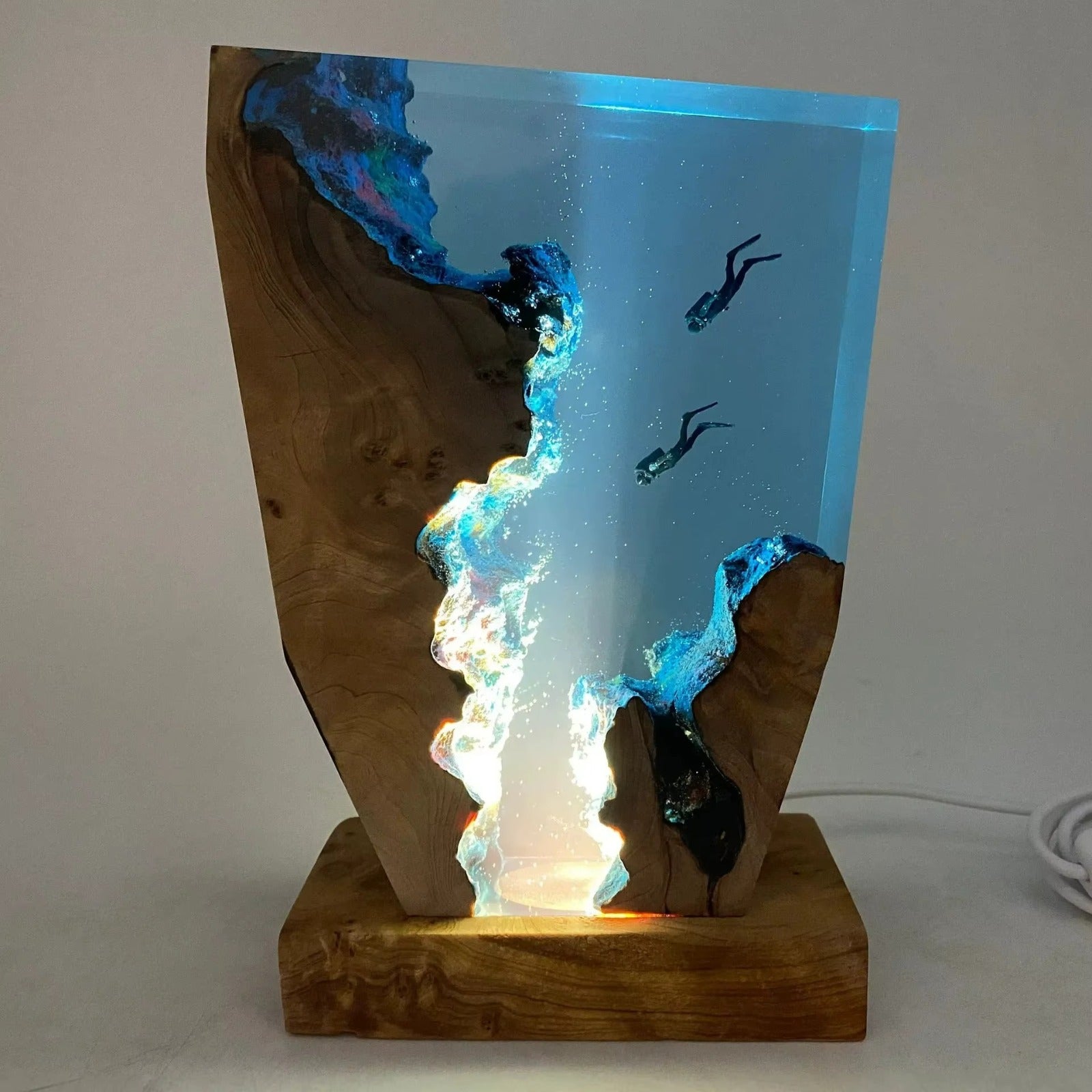 Handcrafted Deep Sea Diver Wood & Resin Night Light – Artistic Ocean Epoxy Lamp