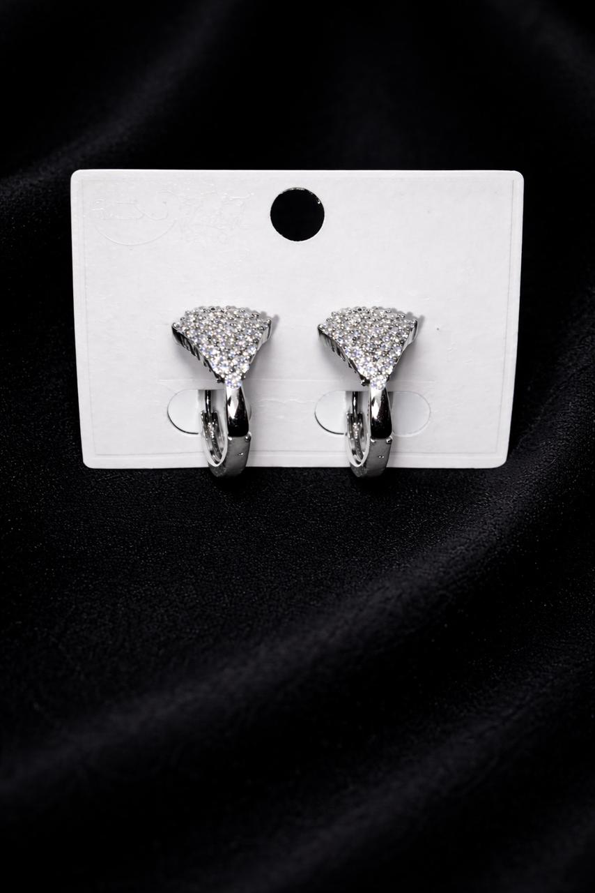 Brilliant Blue 5-Petal Flower Studs – Elegant Silver-Tone Crystal Statement Earrings – Gift for Her
