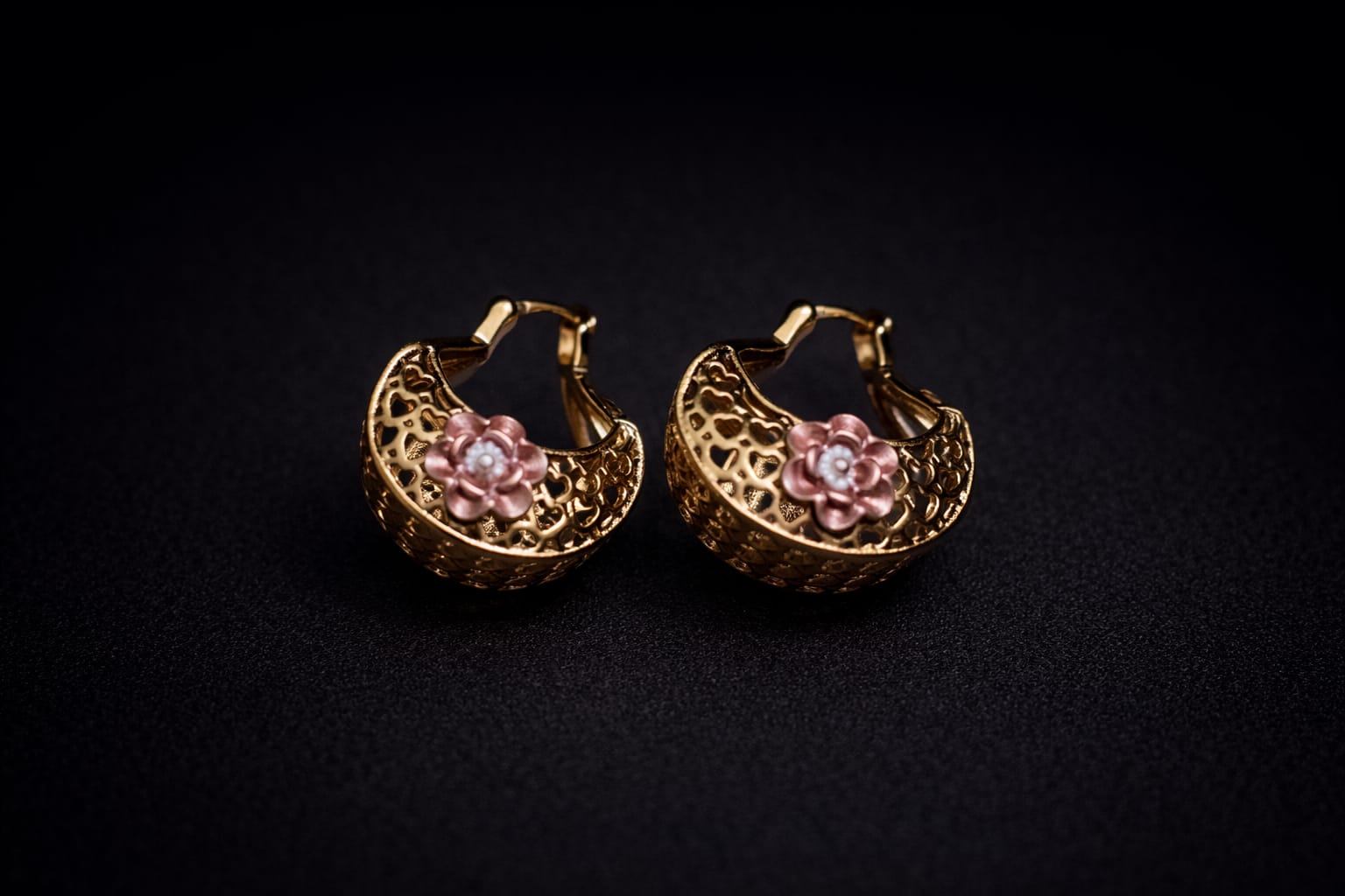 Vintage-Inspired Filigree Gold Hoops – Intricate Heart Mesh Earrings with 3D Pink Flower Detail – Romantic Fashion Accessories