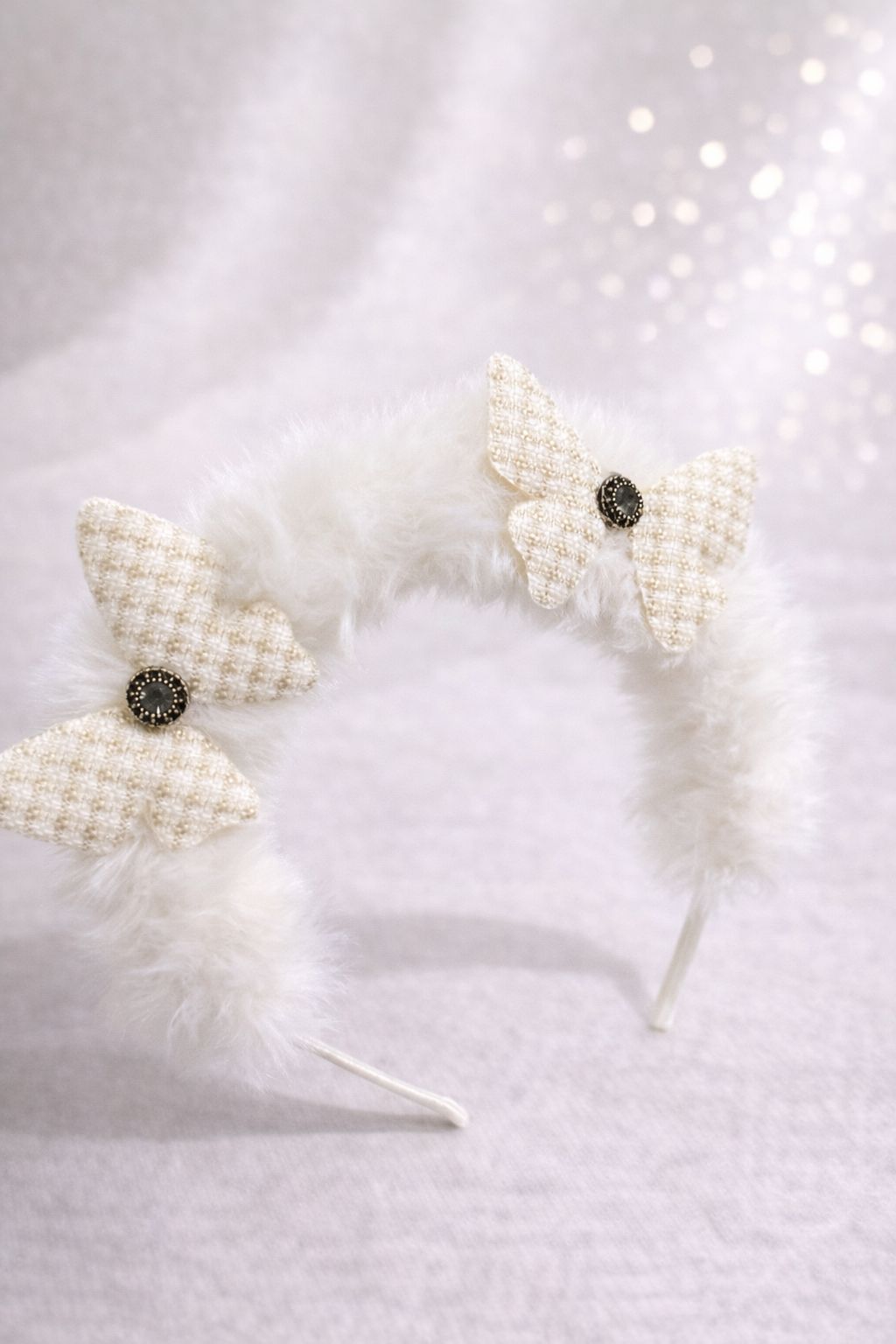Essential Pure White Puffy Headband – Sleek Monochrome Statement Hairband – Timeless Minimalist Padded Headpiece for Weddings and Events