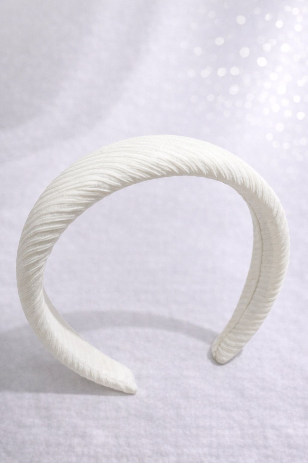 White Padded Headband for Women – Textured Ribbed Fabric Hairband – Classic Solid Alice Band – Minimalist Puffy Headband Accessory